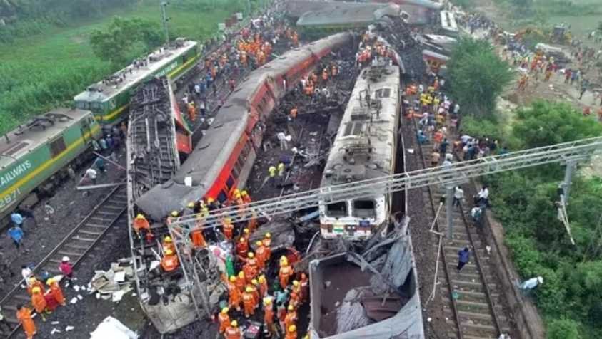 இந்தியாவின் மிக மோசமான ரயில் விபத்து...238 பேர் அகால மரணம் | Coromandel Express Train Accident