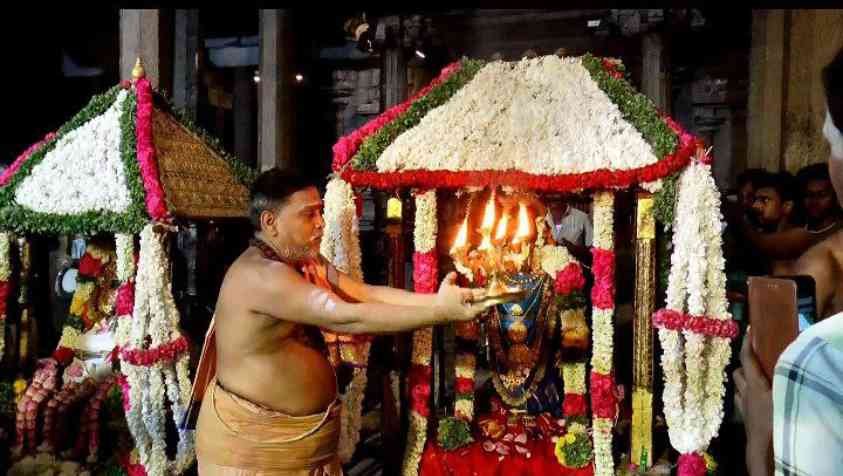 நெல்லையப்பர் கோயில் ஆனி பெருந்திருவிழா - கொடியேற்றத்துடன் கோலாகலத் தொடக்கம்! | Arulmigu Nellaiappar Temple
