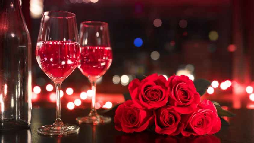 காதலை உணர்ந்து கொண்டால் என்றும் காதலர் தினம் தான்..!  காலமெல்லாம் காதல் வாழ்க..! | Unknown Facts about Valentine's Day in Tamil