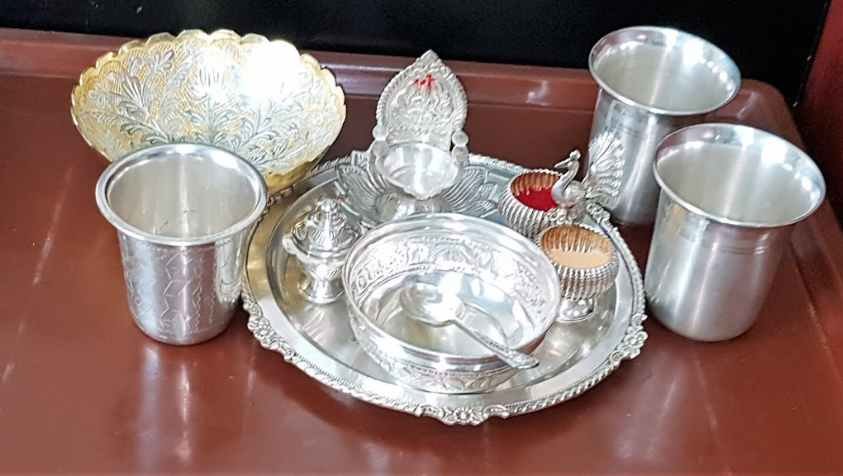 வெள்ளிப் பொருள்களை சுத்தம் செய்வது எப்படி |silver vessels cleaning 
